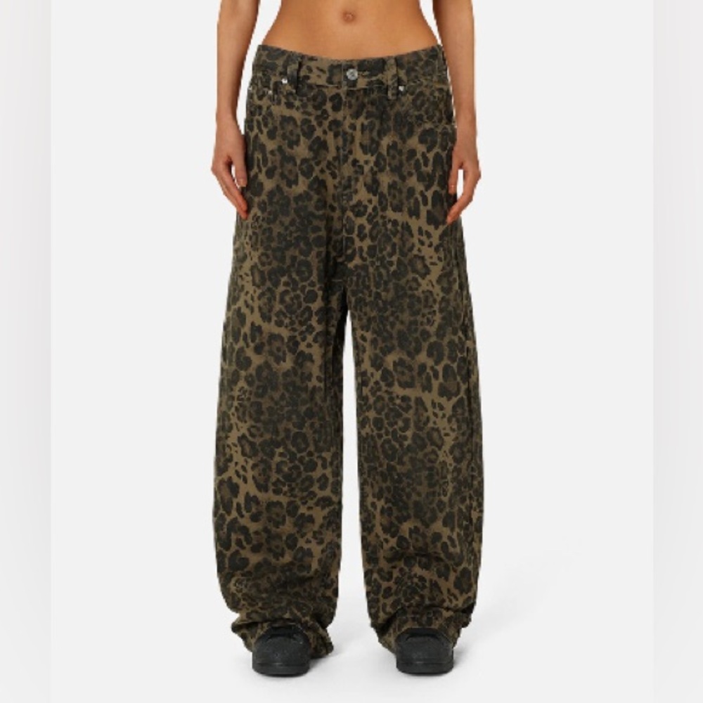 NWOT Aelfric Eden Leopard Print Straight Leg Jeans Size 26 - Brand New
